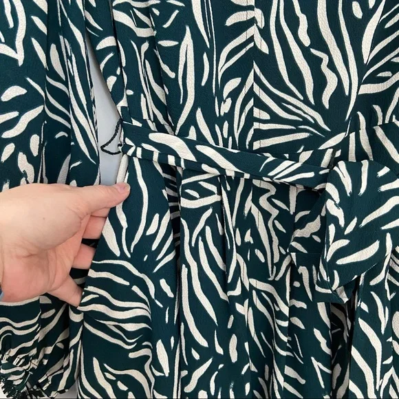 Nordstrom Rack Dress, Size 10. Like new. Worn once. It has pockets!!! - Picture 2 of 9